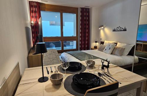 Flims Apartment | Flims Laax, Parking, Ski, Ski room, Self Check-in Wi-Fi Caumasee