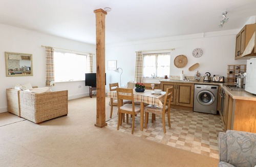 Howlett End Cottage | Flink's Barn