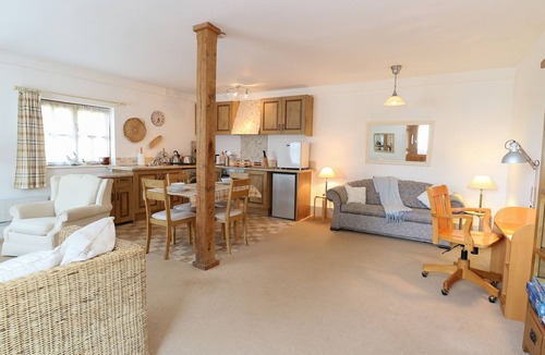 Howlett End Cottage | Flink's Barn