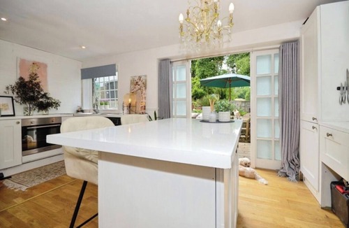 Bushey Apartment | Flint Cottage