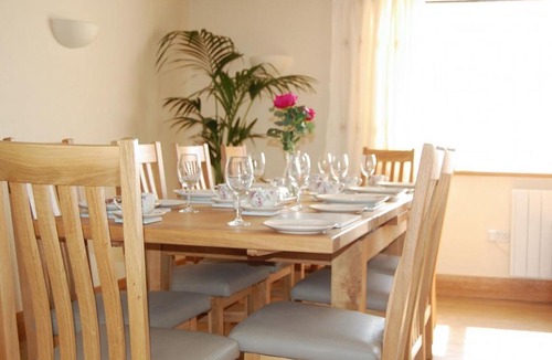 Roughton House | Flint Cottage