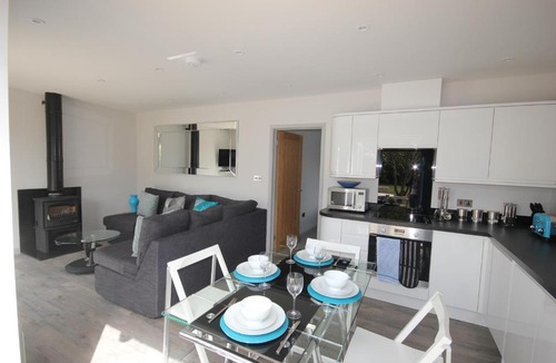 Aldingbourne House | Flintstone Cottages