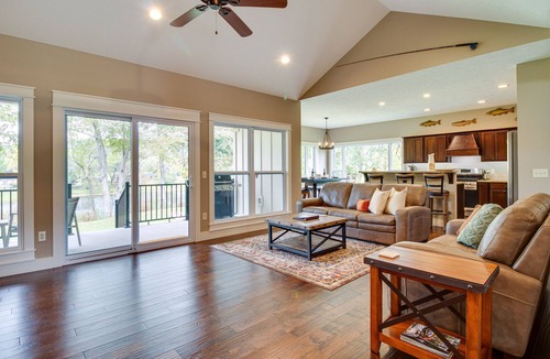 Lakeview House | Flippin Home w/Deck & Grill: Steps to White River
