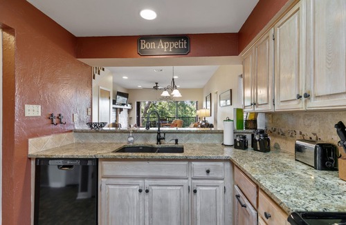 New Braunfels Condo | Float Inn 2 at Camp Warnecke on the Comal River across from Schlitterbahn