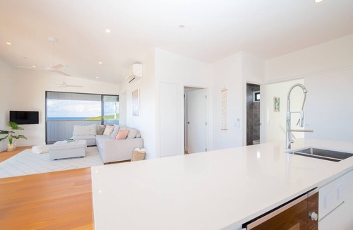 Point Lookout House | Float on Cylinder - 180 Degree Ocean Views