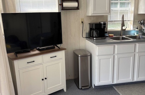 Big Creek Boat Rental | Floating Cabin - Another Day in Paradise at Whitman Hollow Marina