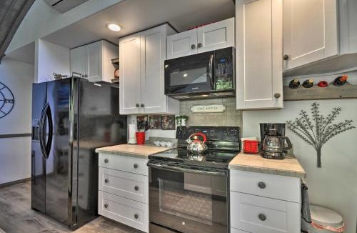 Vancouver House | Floating Home on Columbia River with Provided Kayaks