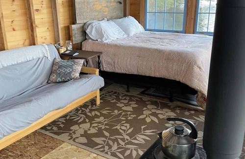 Monmouth House | Floating Island Cabin