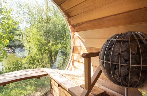 Chablis Cabin | FLOATING SHACK WITH PRIVATE SPA LES CLOS