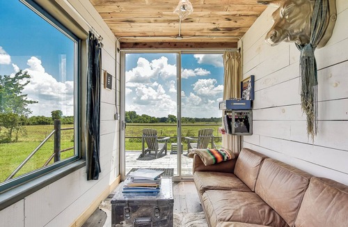Round Top House | Flophouze Shipping Container Hotel - Houze 1