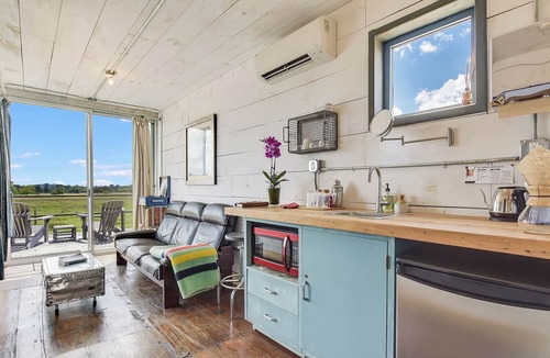 Round Top House | Flophouze Shipping Container Hotel - Houze 3