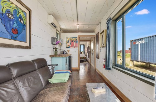 Round Top House | Flophouze Shipping Container Hotel - Houze 3