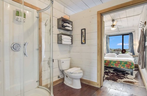 Round Top House | Flophouze Shipping Container Hotel - Houze 3