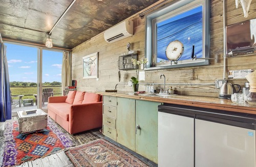 Round Top House | Flophouze Shipping Container Hotel - Houze 4
