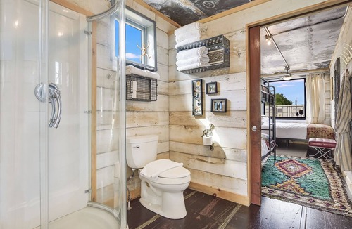Round Top House | Flophouze Shipping Container Hotel - Houze 6