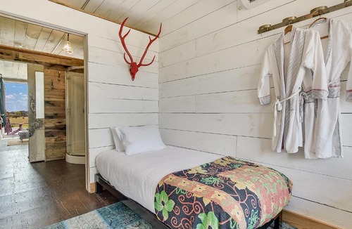 Round Top House | Flophouze Shipping Container Hotel - Houze 2