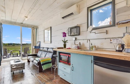 Round Top House | Flophouze Shipping Container Hotel - Houze 3