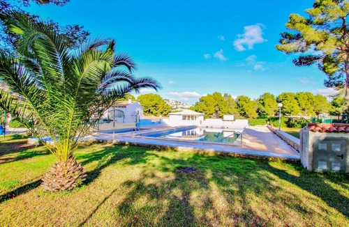 Pinar del Advocat Apartment | Flor - cozy bungalow with large comm. pool in Moraira
