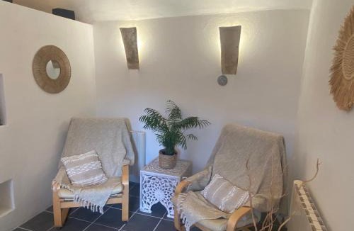 Robiac-Rochessadoule House | Flora