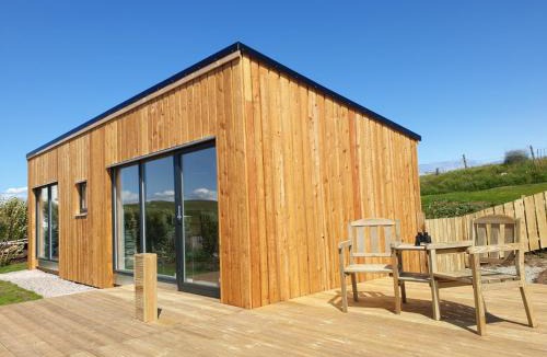 Bornesketaig Ski Chalet | Flora's Cliff View