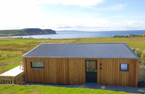 Bornesketaig Ski Chalet | Flora's Cliff View