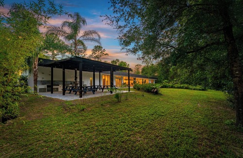 Floral City House | Floral City Oasis/Pool, BBQ Area & Forest View