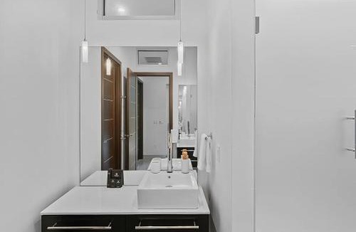 Floral City House | Floral City Oasis - Pool, BBQ Area & Forest View