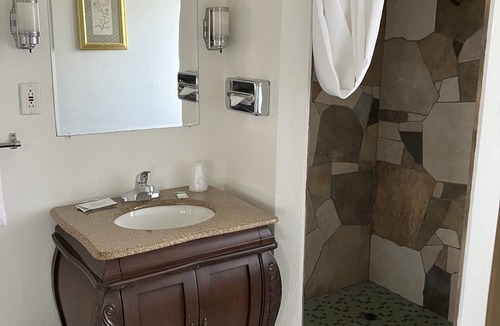 Florence Hotel | Florence Lighthouse Inn