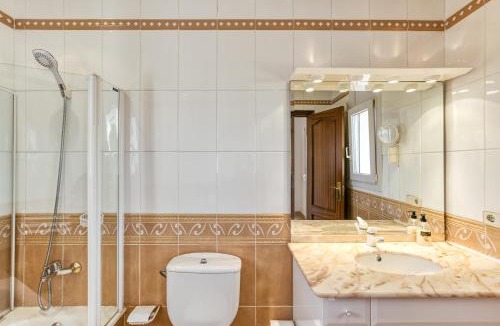 Torroella de Fluvia Villa | Flores