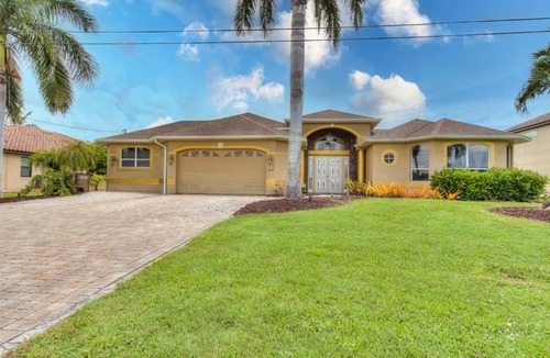 Pelican Villa | Florida Celebrity Millionaire Mansion