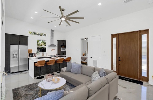 Kissimmee House | Florida HappyNest Secluded Luxury Guesthouse