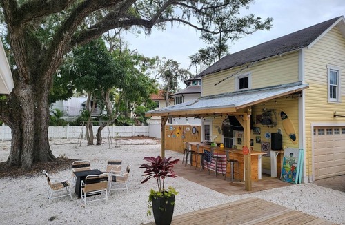 Palmetto House | Florida Hayes House! 111