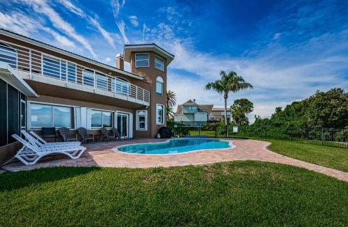 Crystal Beach House | Florida Villa