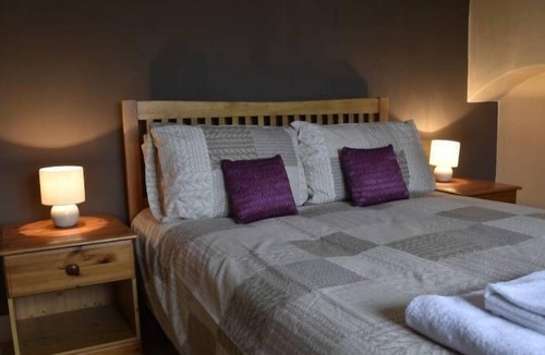 East Tisted Bed & Breakfast | Flossie's B&B
