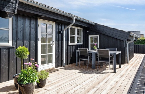Flovt Strand House | Flovt Beach Peace and private garden