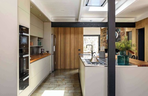 Limonite House | Flow Stone House Gisborne