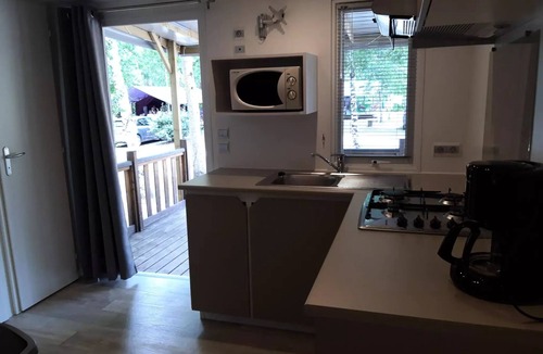 Saint-Antonin Noble Val House | Flower Camping les Gorges de l'Aveyron * - Comfort mobile home + 23m² (2 bedrooms) + covered terrace for 4 people