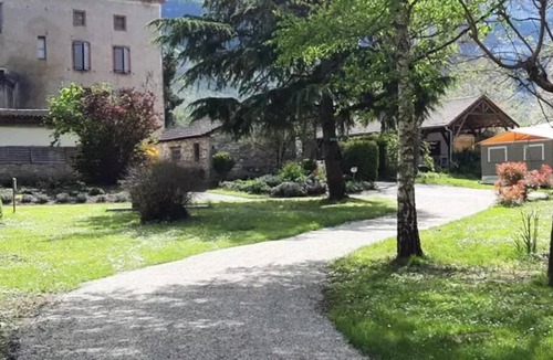 Saint-Antonin Noble Val House | Flower Camping les Gorges de l'Aveyron * - Comfort Mobile Home 27m² (2 bedrooms) + Semi-covered terrace 4 people