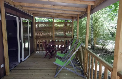 Saint-Antonin Noble Val House | Flower Camping les Gorges de l'Aveyron * - Bermudes Premium mobile home (3 bedrooms) + covered terrace for 6 people