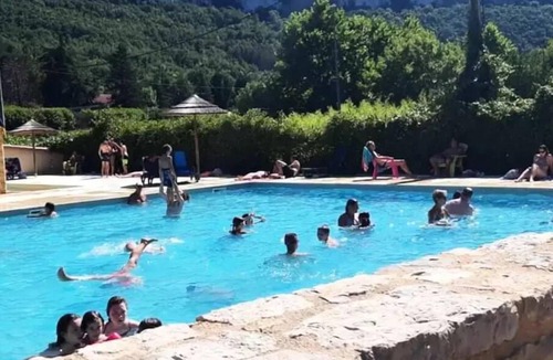 Saint-Antonin Noble Val House | Flower Camping les Gorges de l'Aveyron * - Bermudes Premium mobile home (3 bedrooms) + covered terrace for 6 people