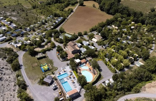 Laurac-en-Vivarais Ski Chalet | Flower Camping Saint Amand * - Chalet Premium 37m2 including 12m2 terrace (5p-2ch), Clim, TV, dishwasher, plancha, Nespresso 5 people