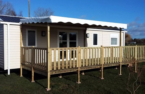 Brehemont House | Flower Camping Loire et Châteaux * - Mobile home Premium 39m2 (3 bedrooms) - 2 bathrooms - semi-covered terrace 6 people