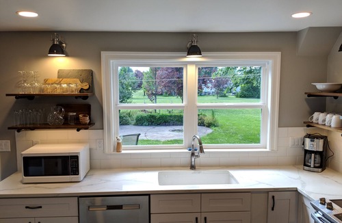 Dayton House | Flower Farm with Vineyard Views