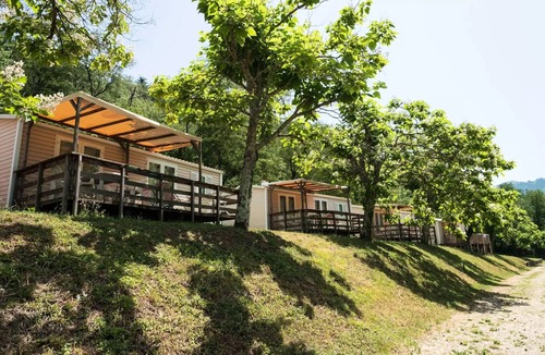 Champel House | Flower Camping Mas de Champel * - Mobile-Home 30m2 - Comfort - 2 bedrooms - Terrace semi-covered - TV - Clim 5 persons