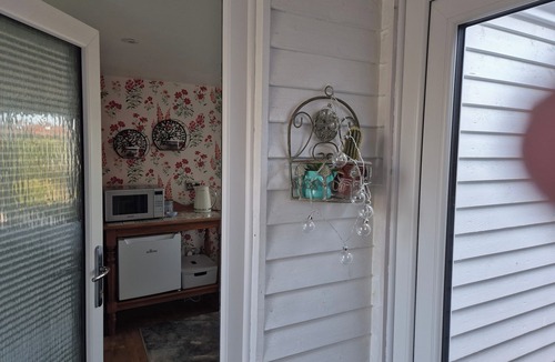 Sheringham Apartment | Flower Garden Studio in Sheringham-Cycle friendly