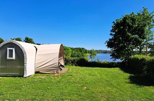 Pressignac House | Flower Lake Camping * - Mobil home Family Comfort 40m2 - 4 bedrooms + covered terrace + TV 8 persons
