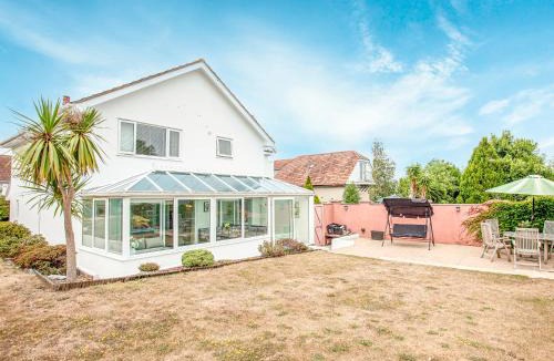 Roundham House | Flower Pots House - Uk39782