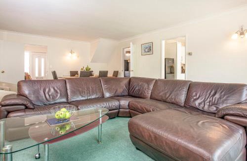 Roundham House | Flower Pots House - Uk39782