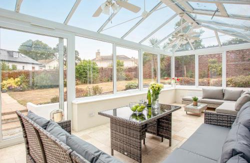 Roundham House | Flower Pots House - Uk39782