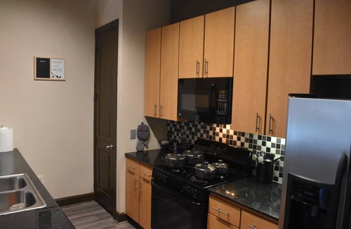 The Woodlands Apartment | ⭐️ FLOWER-TREE STAY (SELFIE-STATION)